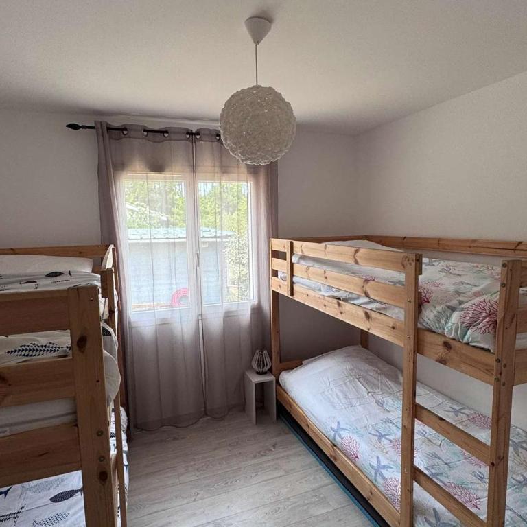 Villa avec piscine, WiFi - 10 pers. - Villa 3 Chambres - 10