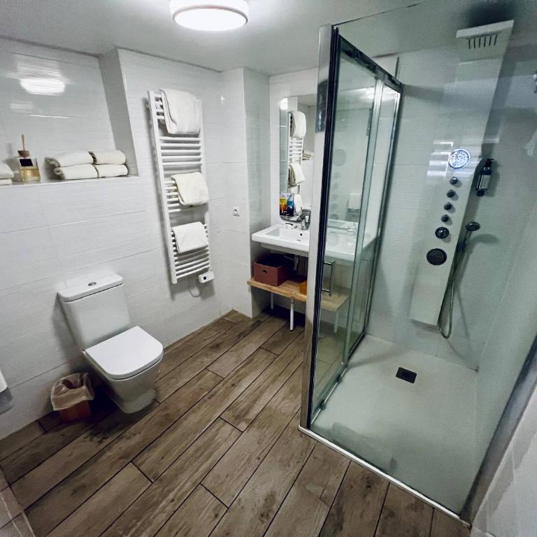 Hotel Le Bon Port - One-Bedroom Loft Apartment with Balcony - 140cm Double Bed - 5