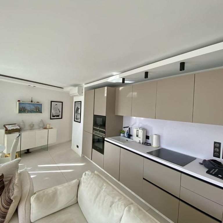 Cannes - Banane - 3P Lumineux avec terrasse et vue dégagée sur la ville - Appartement 2 Chambres avec Balcon - 4