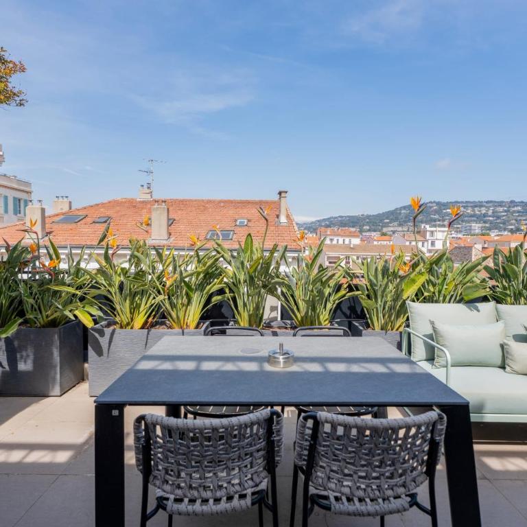 REF 905 - Cannes Centre - Penthouse à louer - Appartement - 1