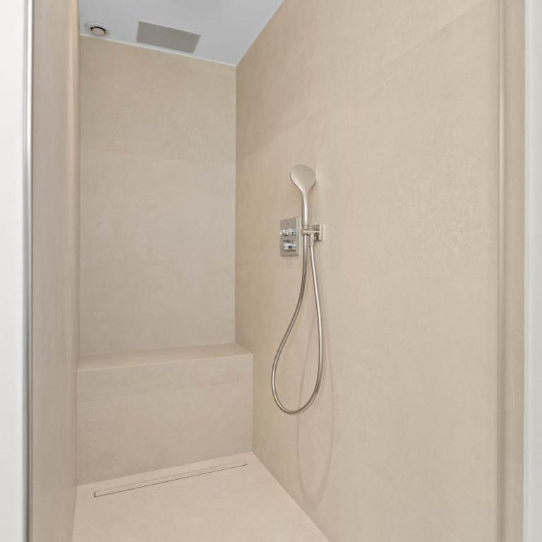 REF 905 - Cannes Centre - Penthouse à louer - Appartement - 9