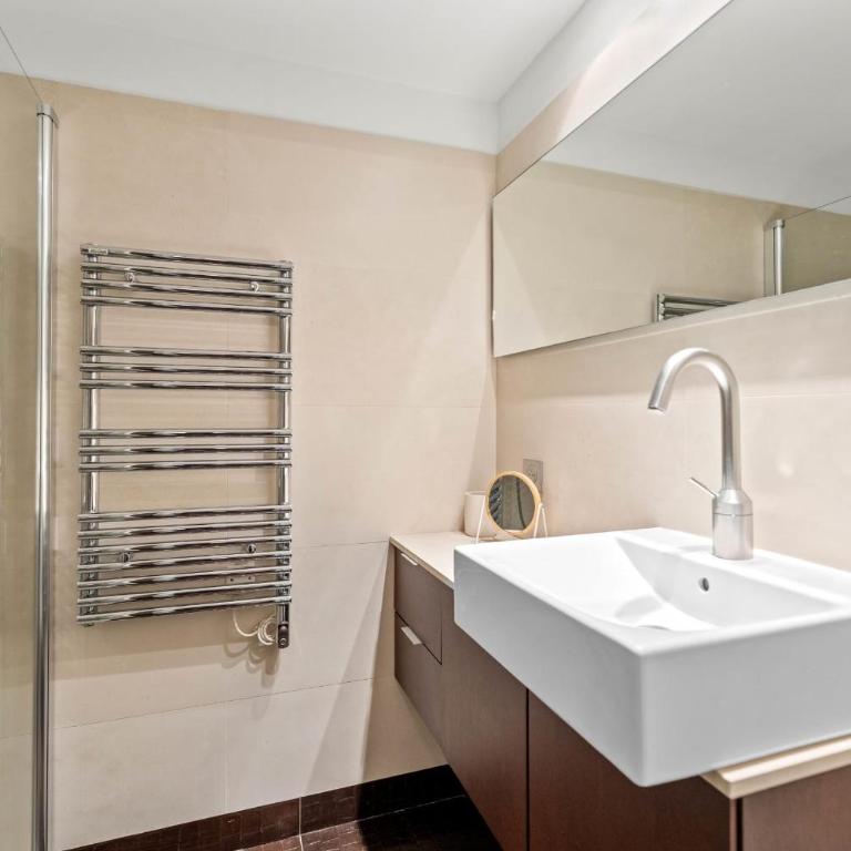 REF 905 - Cannes Centre - Penthouse à louer - Appartement - 16