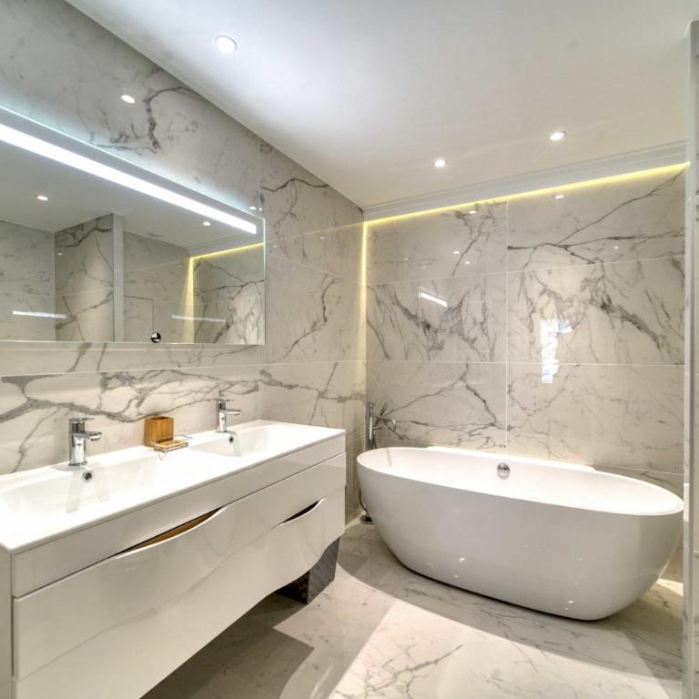 REF 1408 - Cannes Arrière Croisette - Appartement vue mer à louer - Appartement - 11