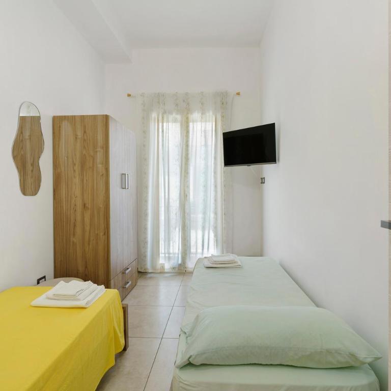 Maison Vivian Rooms - Two-Bedroom Deluxe Apartment with Balcony - 15