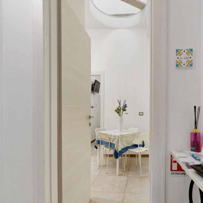 Maison Vivian Rooms - Two-Bedroom Deluxe Apartment with Balcony - 18