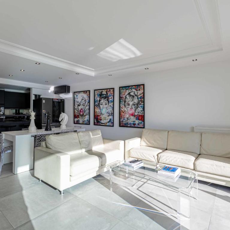 REF 1962 - Face mer à Cannes - 5 minutes du Palais des Festivals - Appartement - 9
