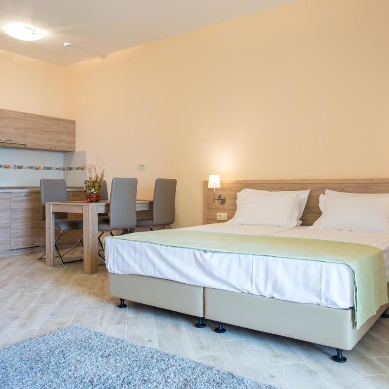 ApartHotel Belvedere Residence Becici Budva - Komfor Studio Apartman sa Terasom i Pogledom na More - 4