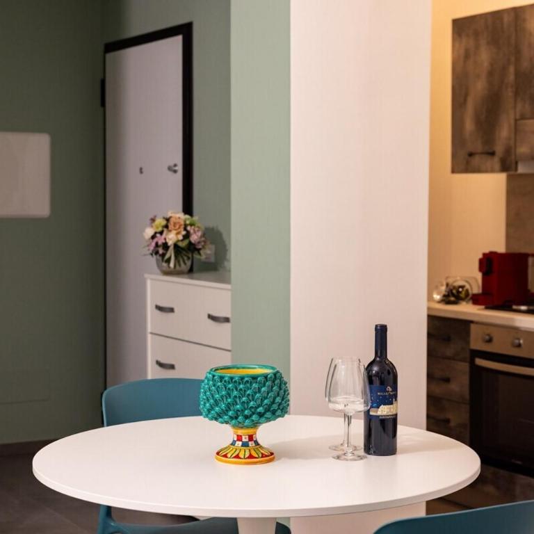 Cariddi - One-Bedroom Apartment with City View - 9