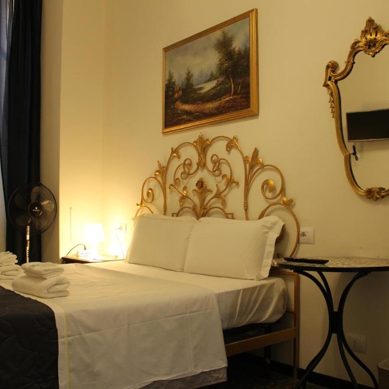 Genova Antica - Double Room with Shared Bathroom - 6
