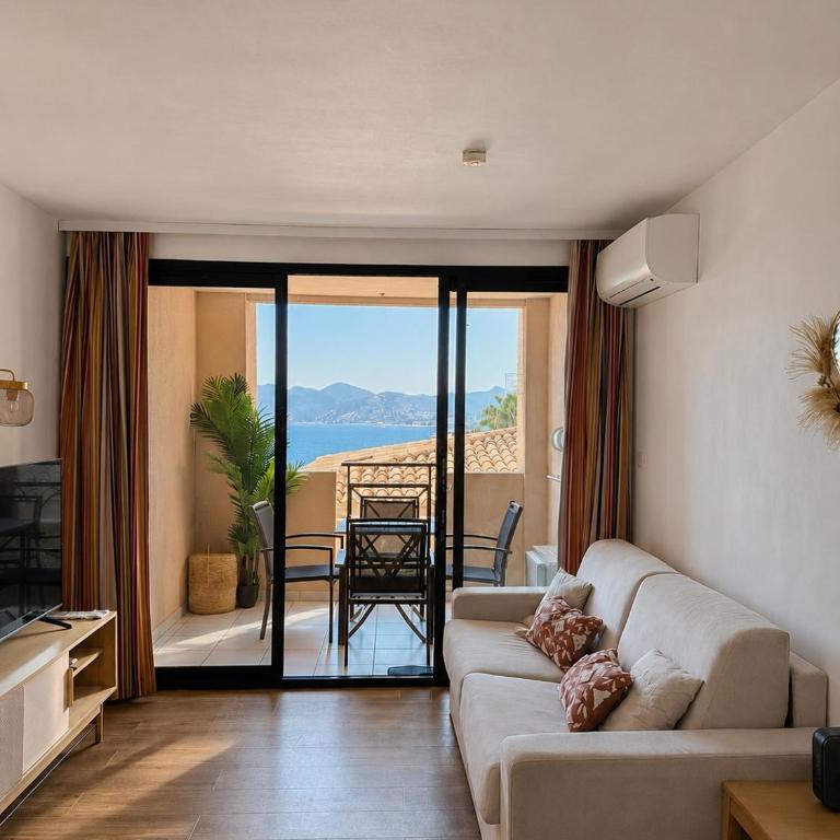 Charming stay for 4, Sea view, pool in Cannes - Appartement 2 Chambres - 35