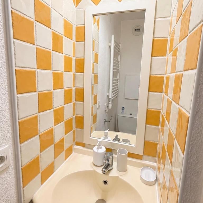 Charming stay for 4, Sea view, pool in Cannes - Appartement 2 Chambres - 37