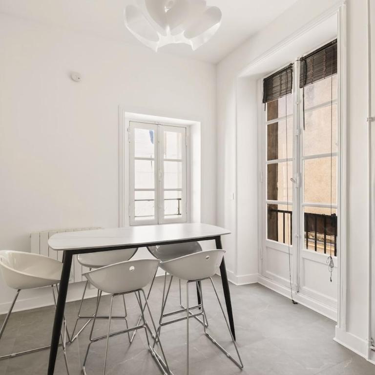 T3 Central - 4 Pers - Charme & Confort - Appartement 2 Chambres - 12