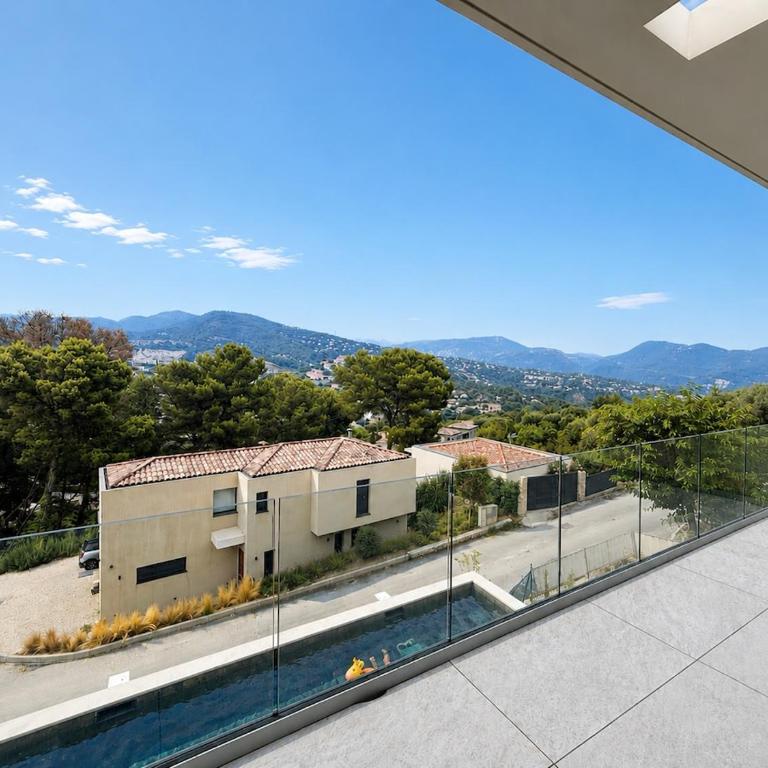 Prestige Villa - Swimming pool - View - Elevator - Villa - 5