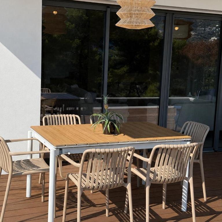 Prestige Villa - Swimming pool - View - Elevator - Villa - 7