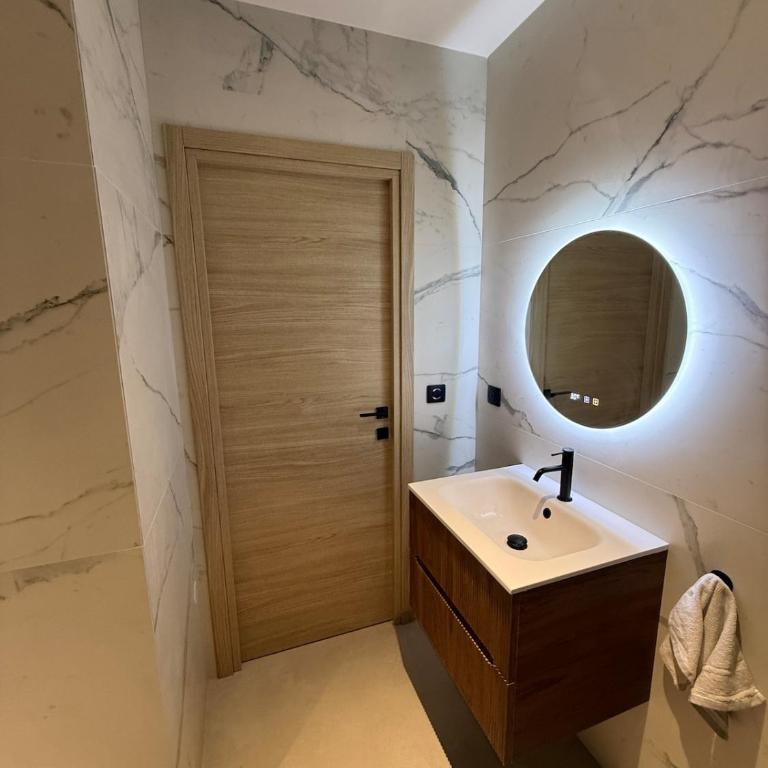 Prestige Villa - Swimming pool - View - Elevator - Villa - 8