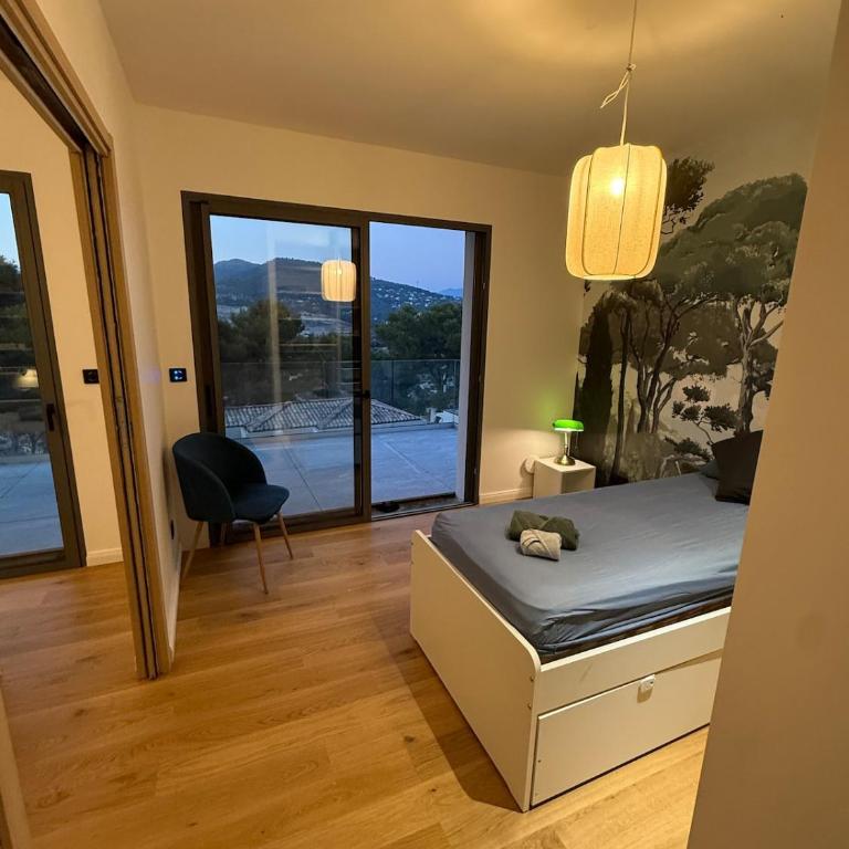 Prestige Villa - Swimming pool - View - Elevator - Villa - 13