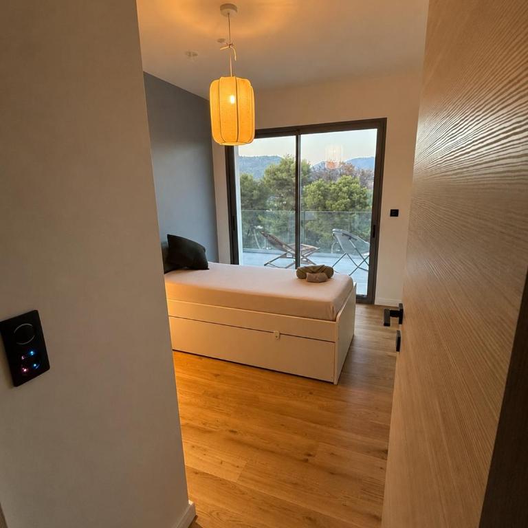 Prestige Villa - Swimming pool - View - Elevator - Villa - 14