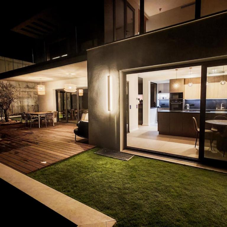 Prestige Villa - Swimming pool - View - Elevator - Villa - 28