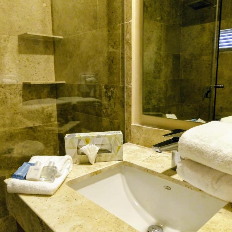 Hotel Calypso Cancun - Habitación Deluxe con cama extragrande - 4