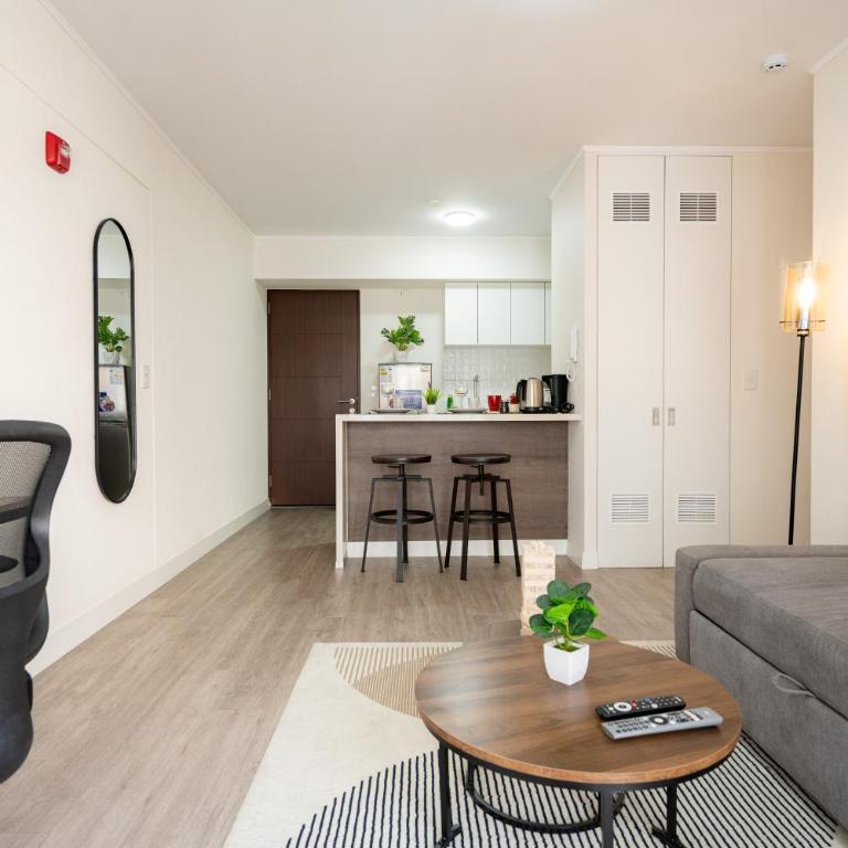 Artline Apartments by Vibrant - One-Bedroom Apartment with Balcony - 27