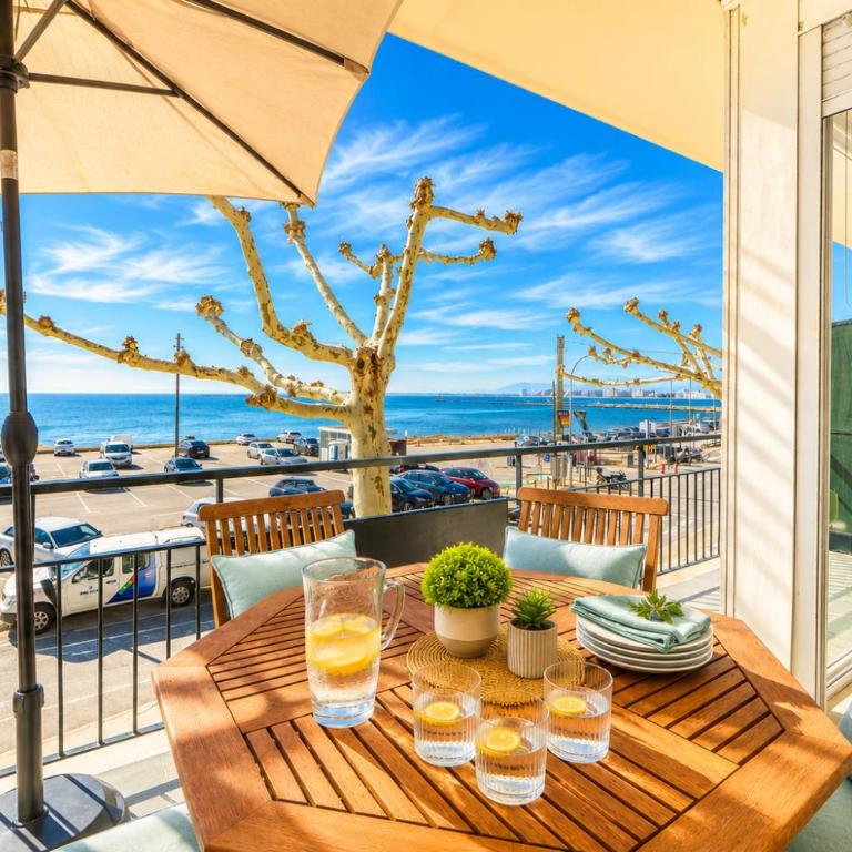 Frontline Roses Centre - Immo Barneda - Apartment with Sea View - 2