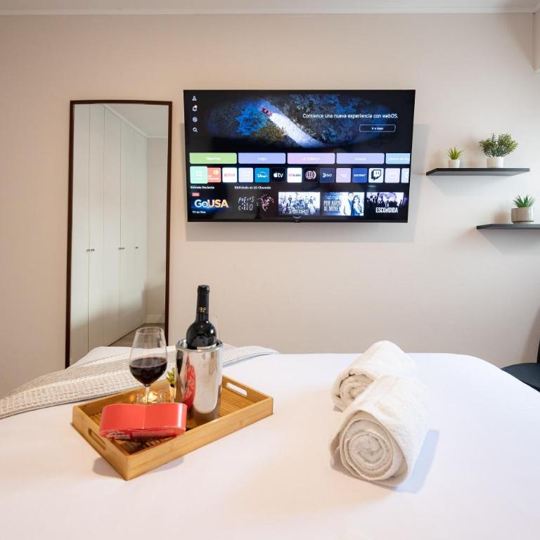 Artline Apartments by Vibrant - One-Bedroom Apartment with Balcony - 26