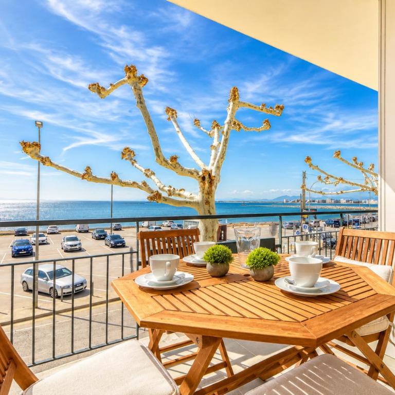 Frontline Roses Centre - Immo Barneda - Apartment with Sea View - 3