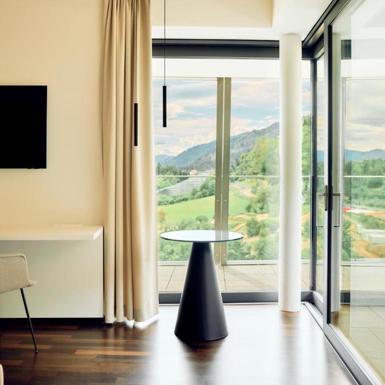 TAUROA Schönberghof Spielberg - Doppelzimmer mit Gartenblick - 9