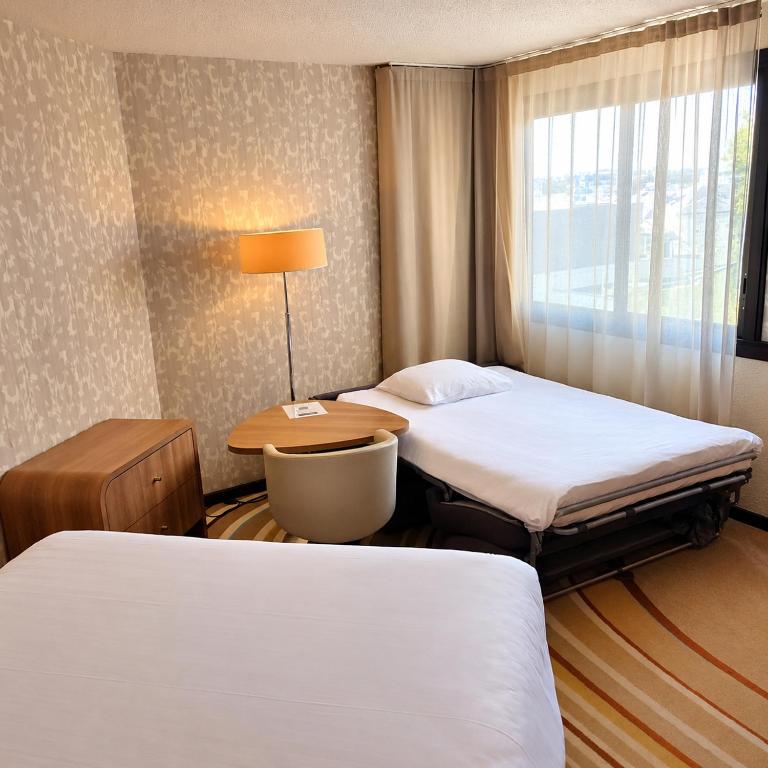 Mercure Angers Centre de Congrès - Chambre Supérieure avec 1 Lit Double & Sofa - Côté Jardin - 1