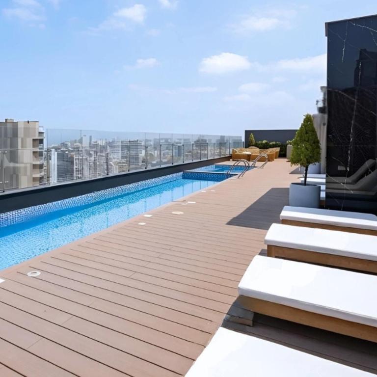 Artline Apartments by Vibrant - Deluxe One-Bedroom Apartment with City View - 8