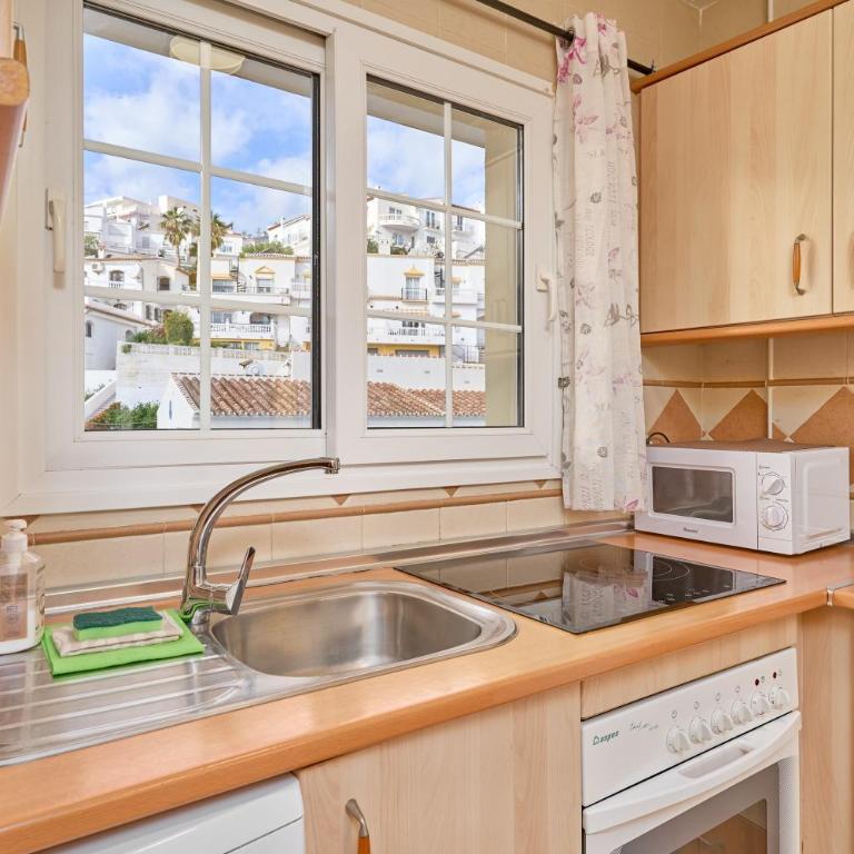 Burriana Hideaway Apt Nerja - Apartamento de 2 dormitorios con vistas a la montaña - 6
