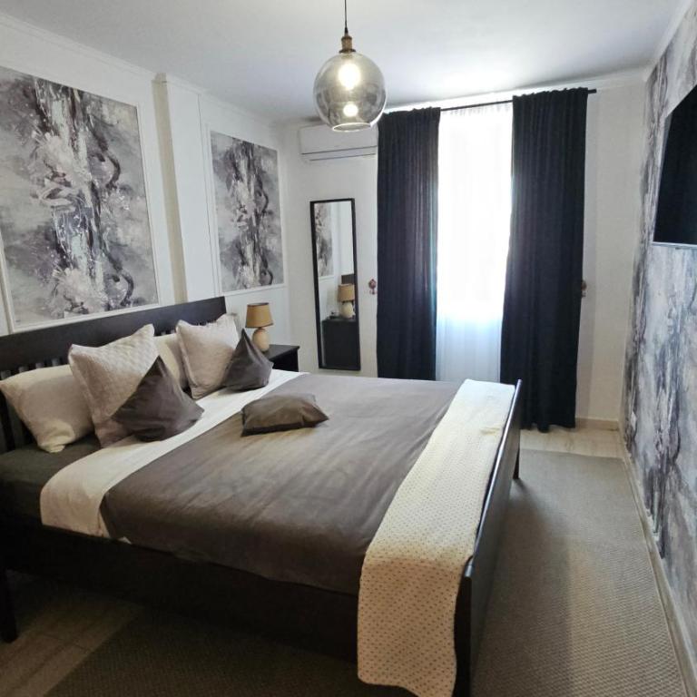 Ocean Breeze Retreat - Two-Bedroom Apartment - 8