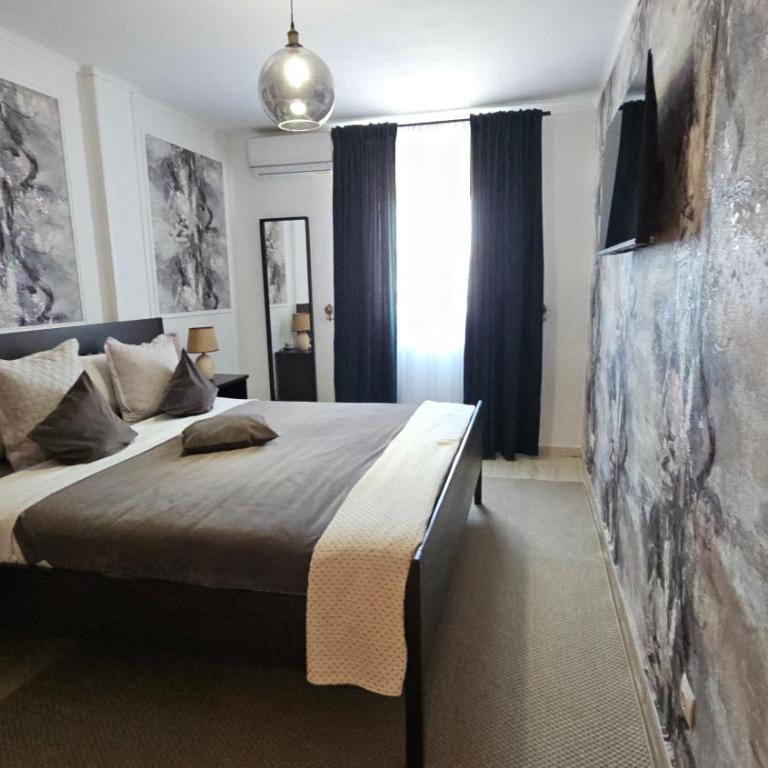 Ocean Breeze Retreat - Two-Bedroom Apartment - 10