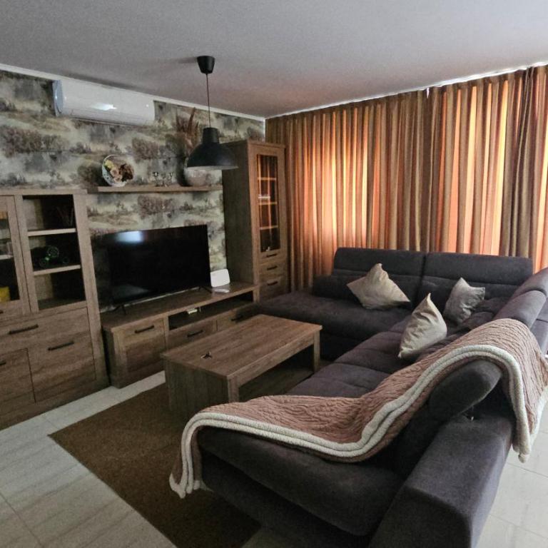 Ocean Breeze Retreat - Two-Bedroom Apartment - 13