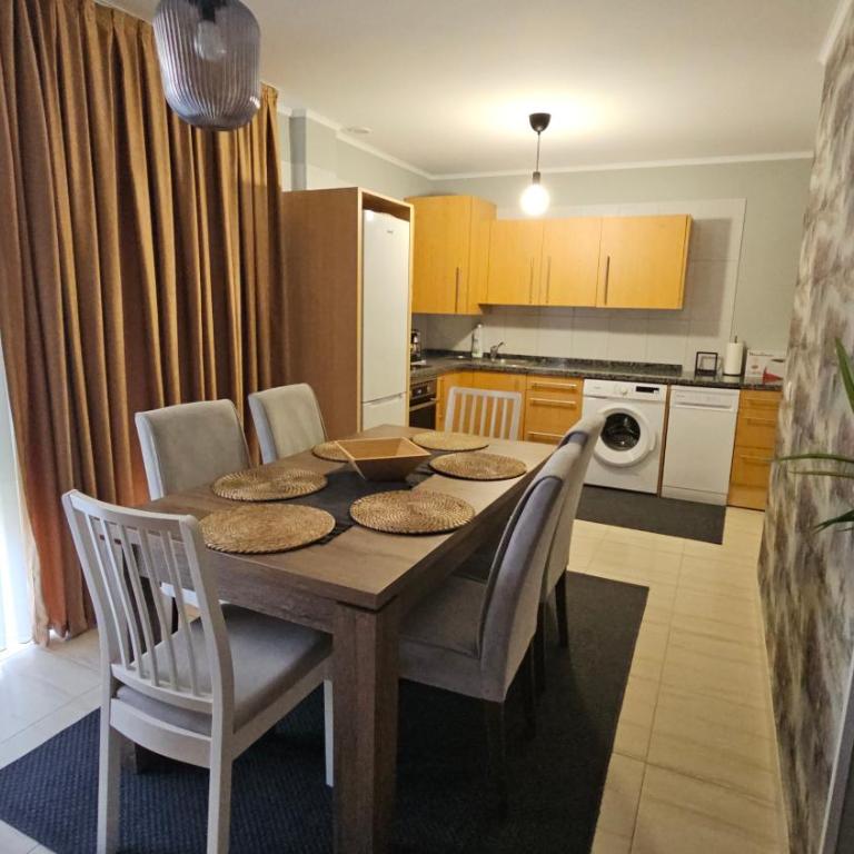 Ocean Breeze Retreat - Two-Bedroom Apartment - 14