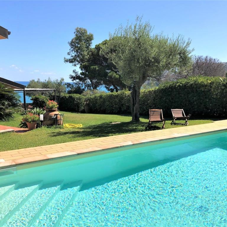 Villa Smeraldo Private access to the sea and pool - Villa - 24