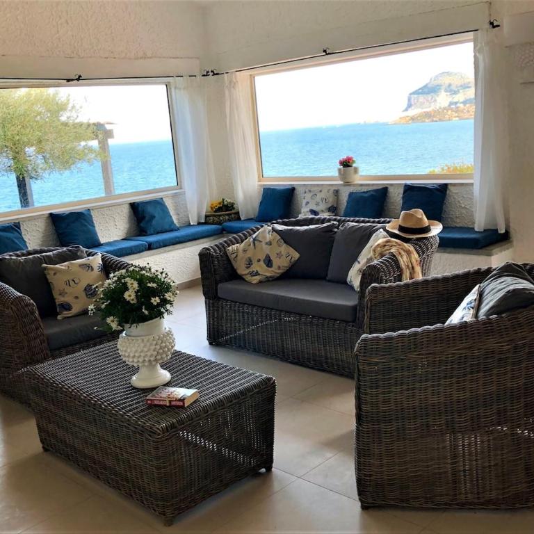 Villa Smeraldo Private access to the sea and pool - Villa - 30
