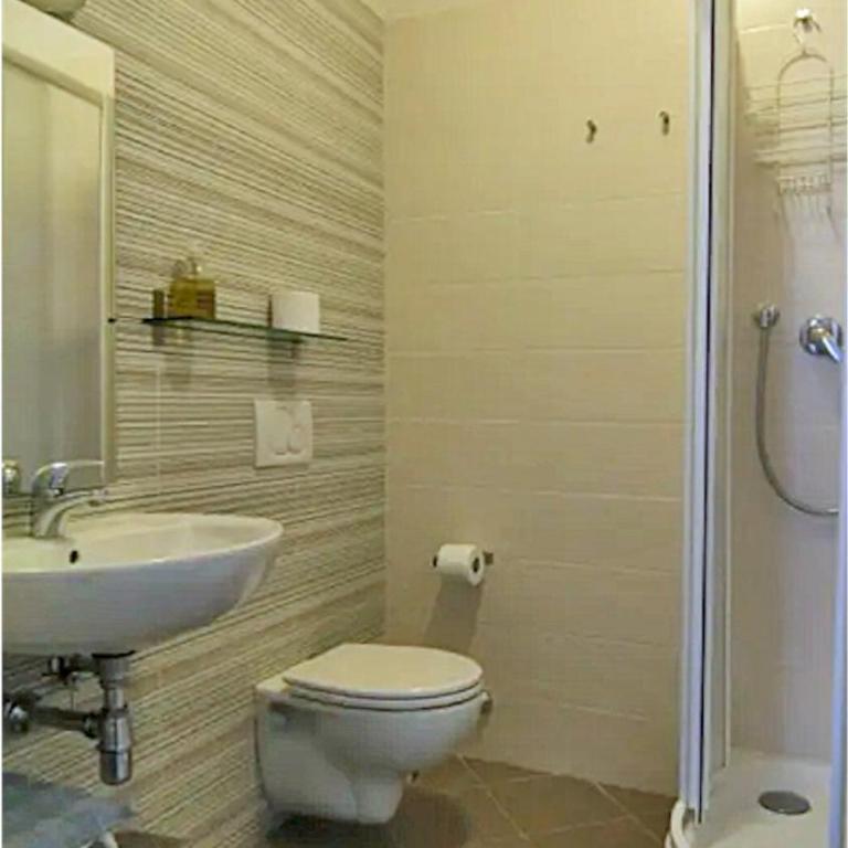 Miltontre Guest House - Double or Twin Room with Private Bathroom - 15