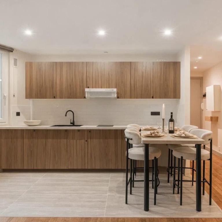 Fabulous property near Pantheon with lift - Appartement - 24