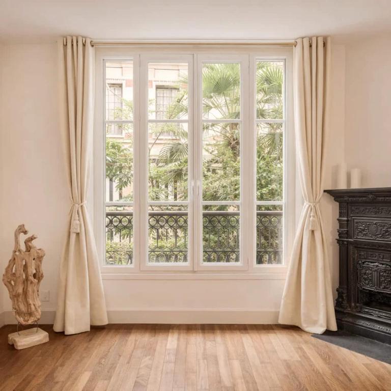 Fabulous property near Pantheon with lift - Appartement - 35