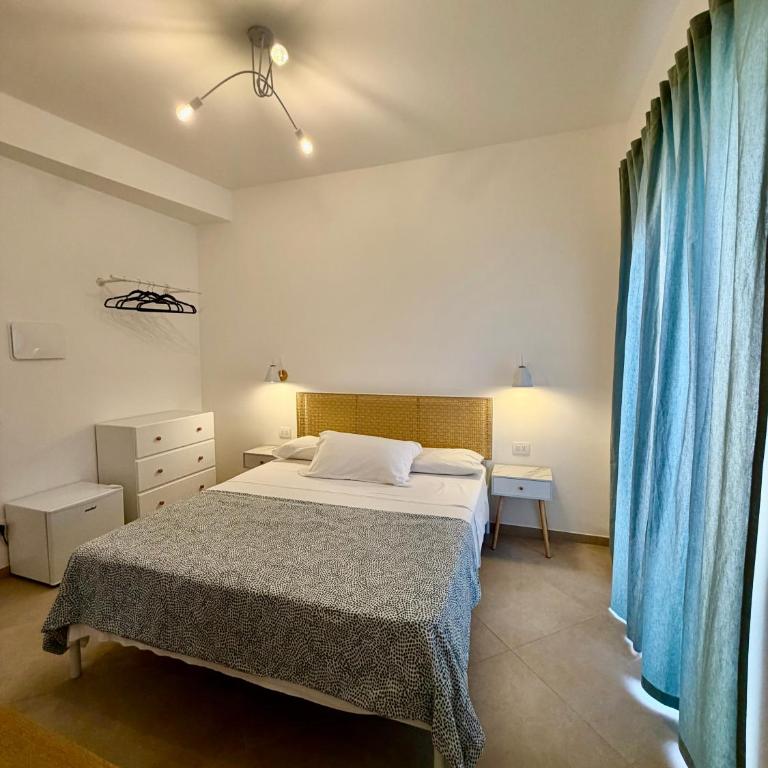 IconicArt - Tourist Accommodation - Camera Matrimoniale Deluxe con Balcone - 4