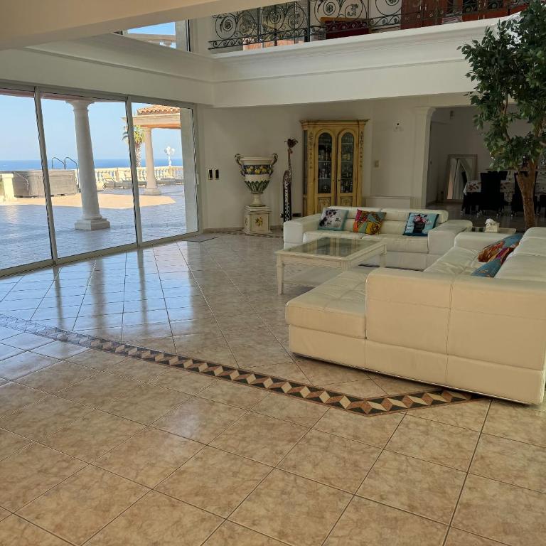 Villa de luxe entre Cannes et Saint-Tropez - Villa - Vue sur Mer - 8