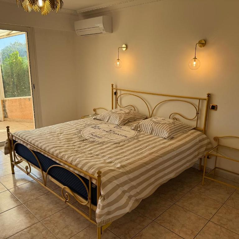 Villa de luxe entre Cannes et Saint-Tropez - Villa - Vue sur Mer - 10