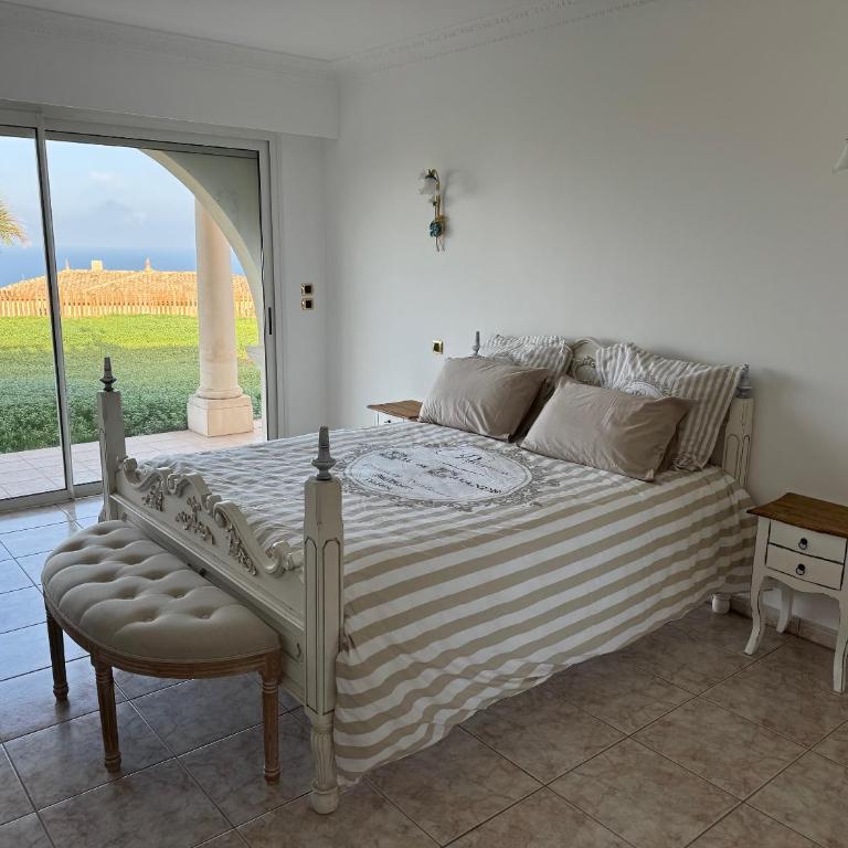 Villa de luxe entre Cannes et Saint-Tropez - Villa - Vue sur Mer - 13