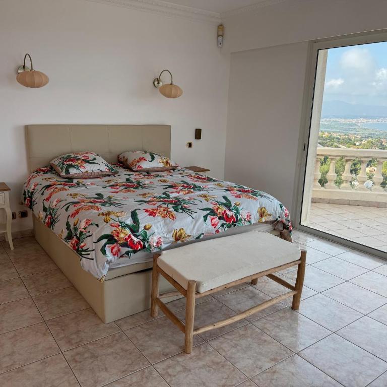 Villa de luxe entre Cannes et Saint-Tropez - Villa - Vue sur Mer - 14