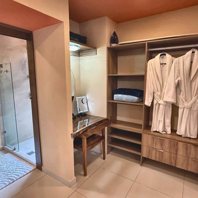 Paradise Escape Life is Good - Apartment - 22