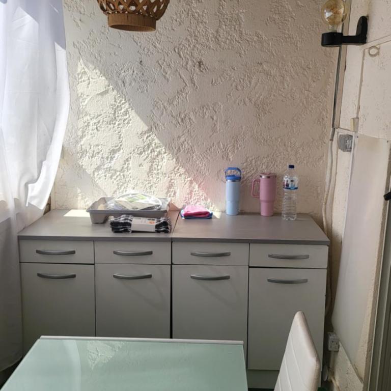 Charment petit t2 en duplex piscine - Appartement 1 Chambre - 5