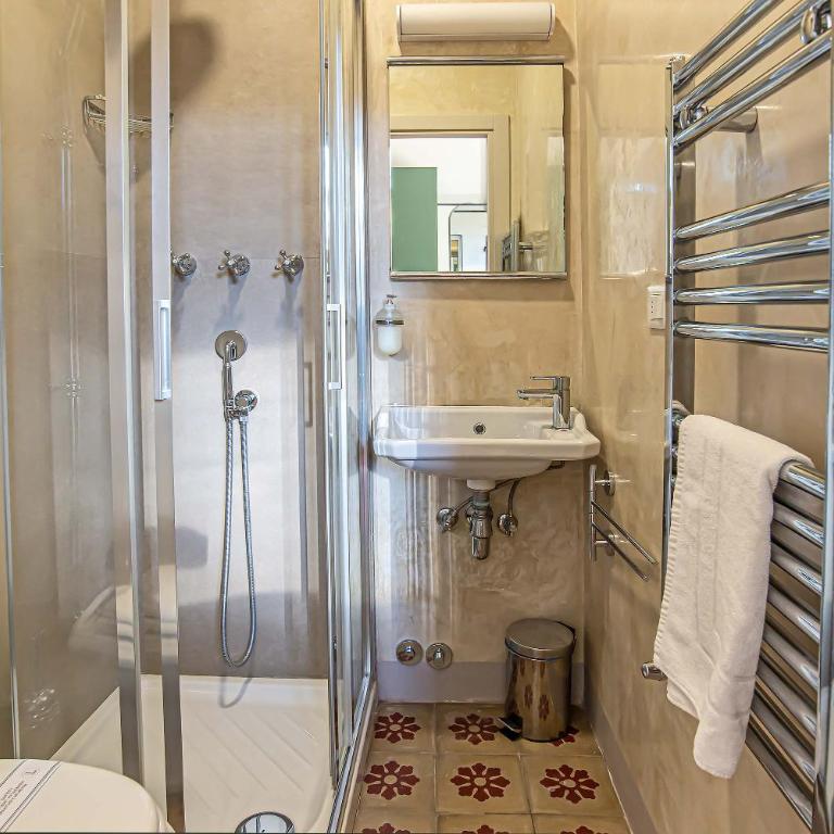 Palazzo Gherardi - Four-Bedroom Deluxe Apartment - 13