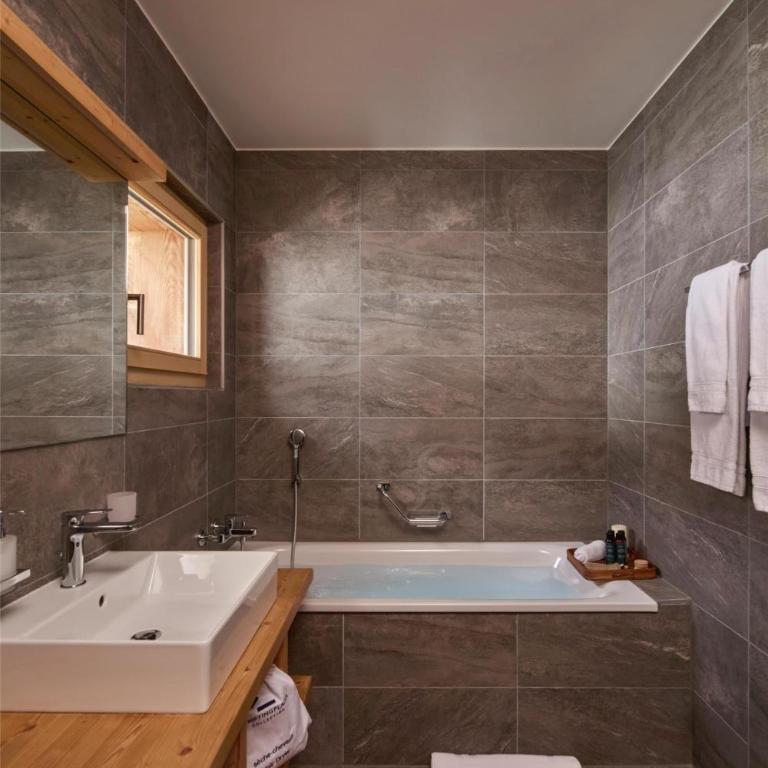 Dent Blanche Resort - TemptingPlaces Collection - Apartment mit 3 Schlafzimmern und Balkon - 1
