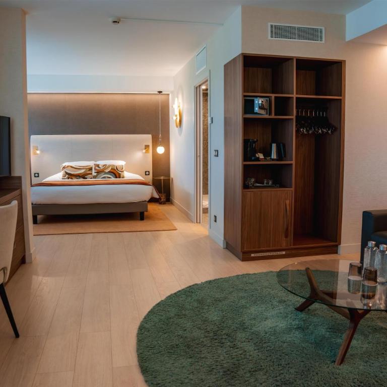 Best Western Plus Metz Technopole - Grande Suite Lit King-Size avec Canapé-Lit - Côté Rue/Non-Fumeurs - 2